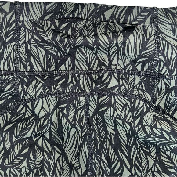 NWOT Sweaty Betty Green & Black Leaf Print 7/8 Leggings Size Small - Picture 4 of 6